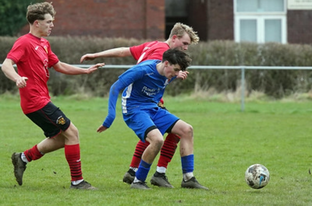 Knight at the double as Longlevens Reserves set up MASSIVE title ...